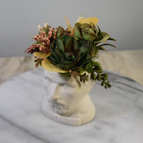 UNIQUE! Vincent Van Gogh bust planter filled with Sola wood succulents - Picture 10 of 10